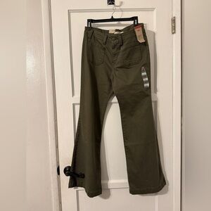 Levi’s Superflow Green Pants NWT 29x32